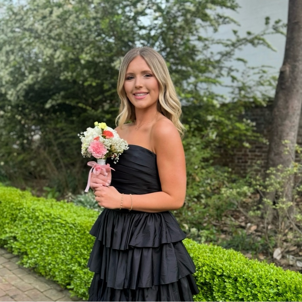 Elegant Black Strapless Prom Dress